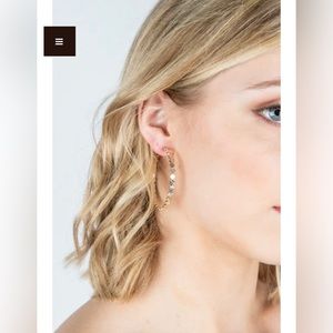 Jennifer Zeuner Bea 2” hoop earrings